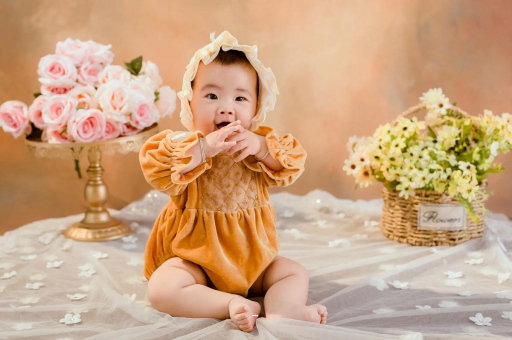 孟津宝宝睡觉爱笑 孟津宝宝睡觉爱笑